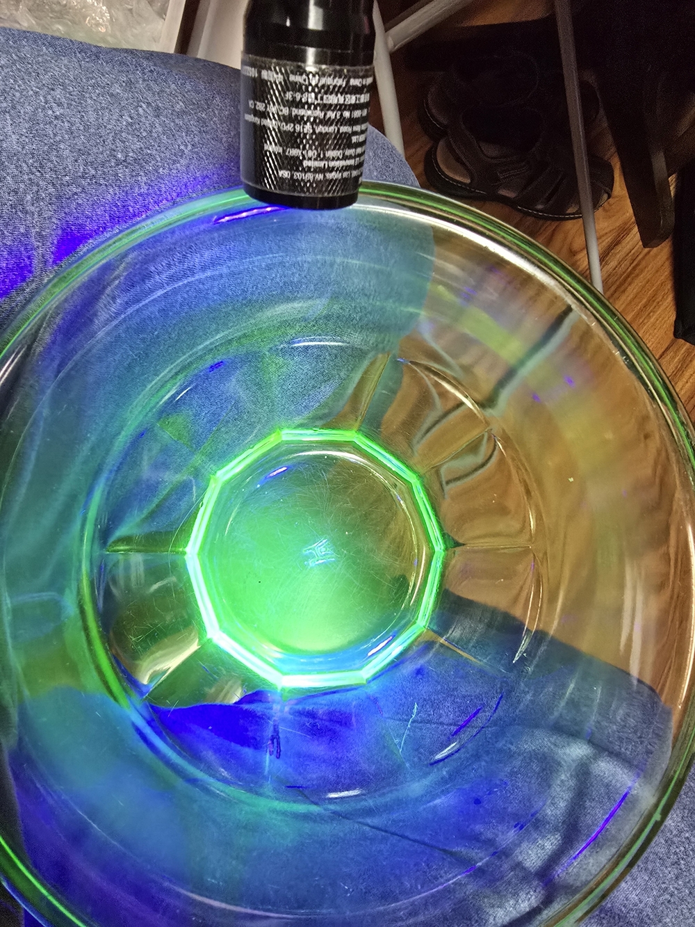 Antique Hazel-Atlas Uranium Glass Rest Well Mixing Bowl 9"